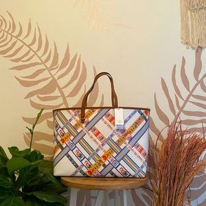 Kerrington Square Tote